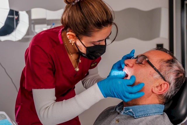 Laminat Kaplamalar (Lamine Diş Kaplamaları)